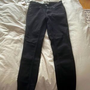 Never worn, size 2, black Calvin Klein ankle skinny jeans!